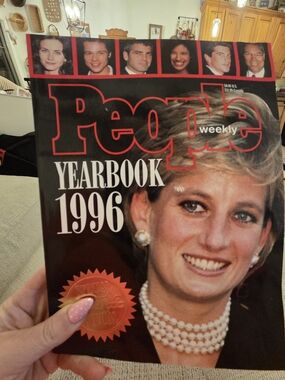 People Weekly Yearbook 1996 Magazine - Black & Red Cover